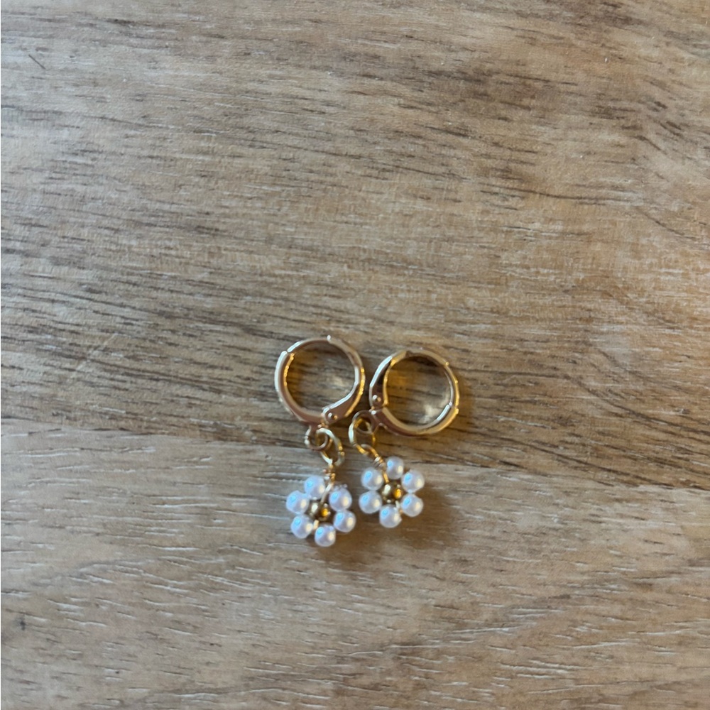 New Haricot Vert’s Dreamworld Gold Hoop Earrings with Beaded White Flower Charms